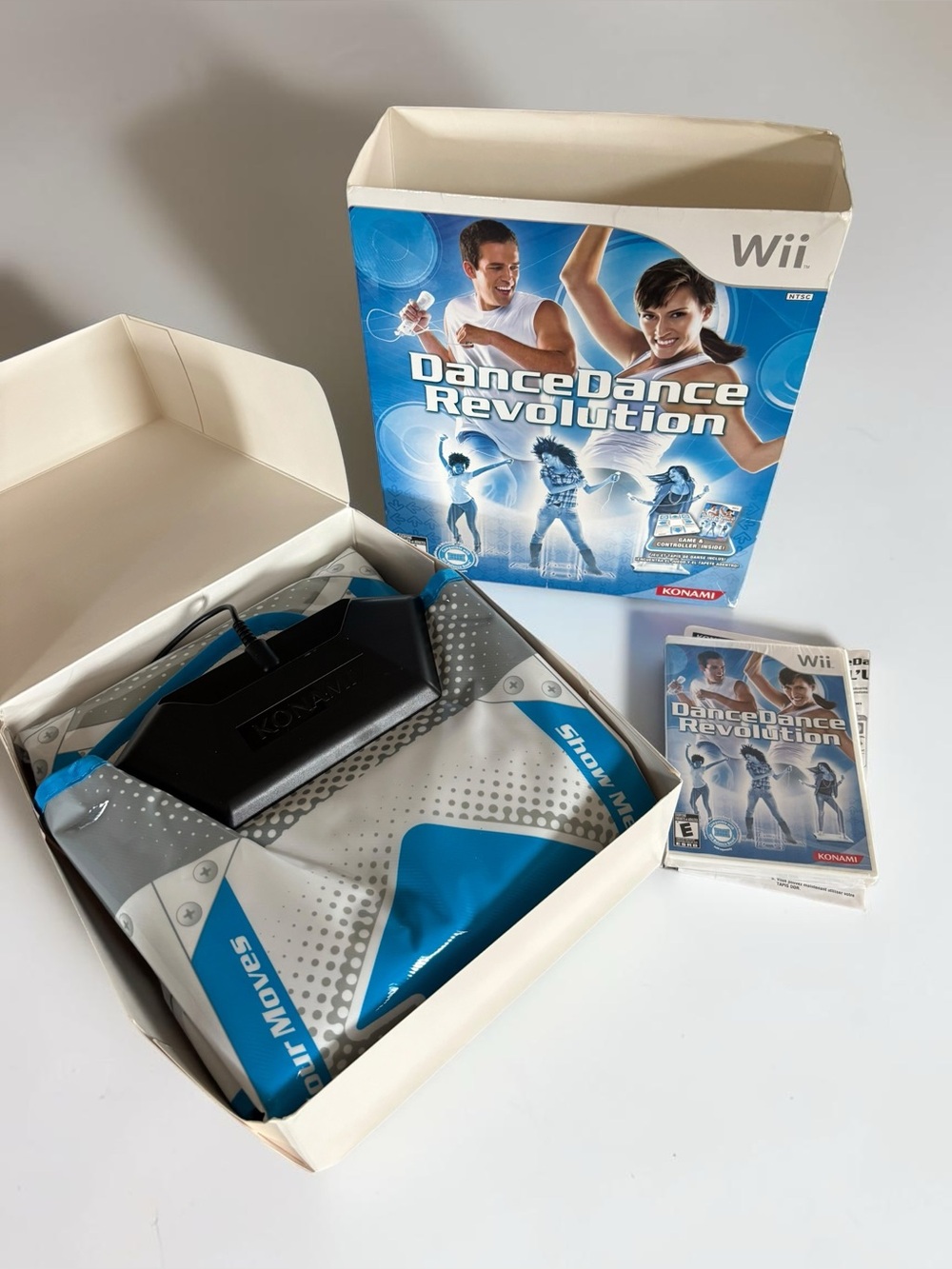 Gift for Wii Gamers Dance Dance Revolution Bundle Sealed Game Dance Mat